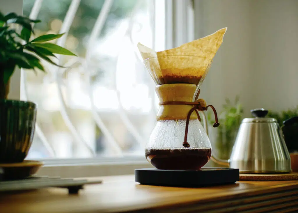chemex with brewed coffee