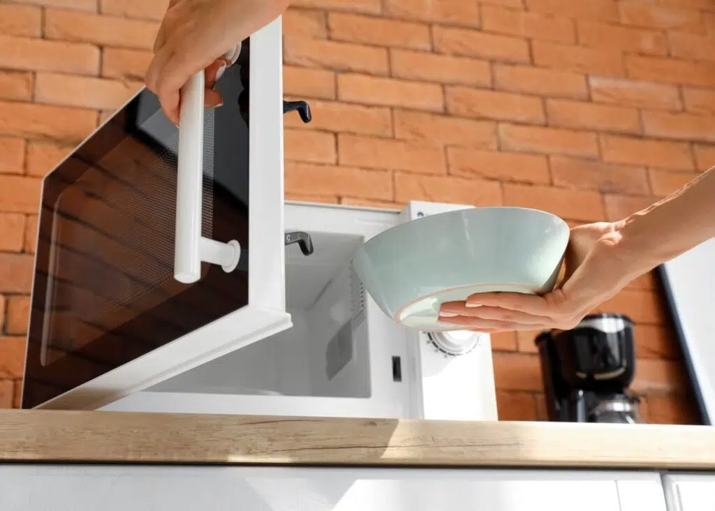 heating food in microwave