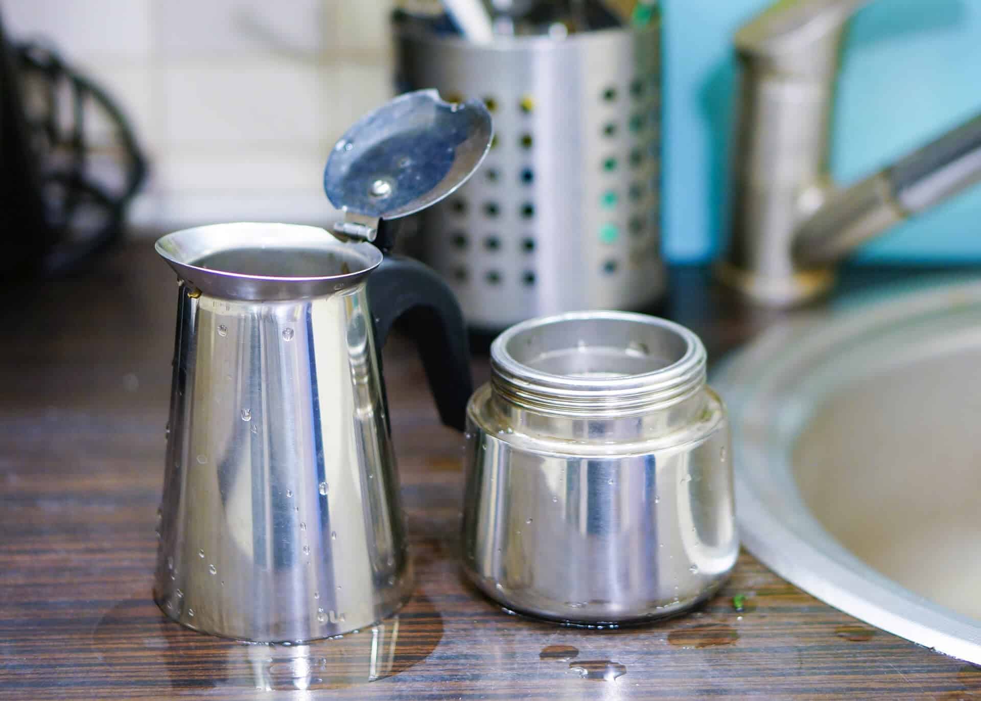 How to Clean a Moka Pot Everyday & Deep Cleaning • Crazy Coffee Bean