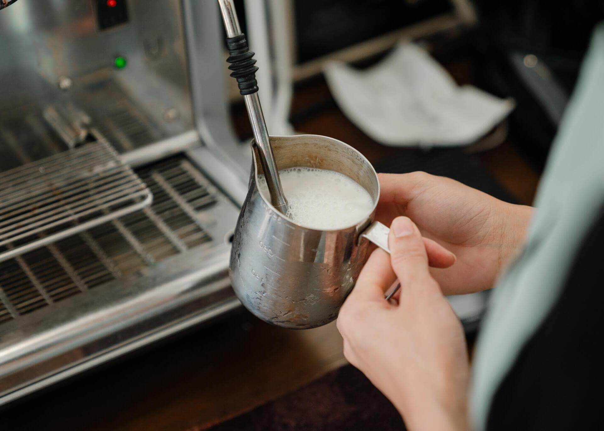Is a Latte Hot Or Cold: What Is the Perfect Temperature? • Crazy Coffee ...