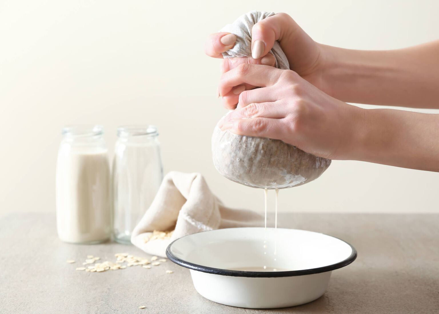 How to Froth Oat Milk at Home 9 Easy Ways • Crazy Coffee Bean