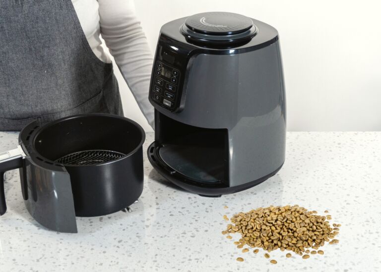 Roasting coffee beans in an air fryer