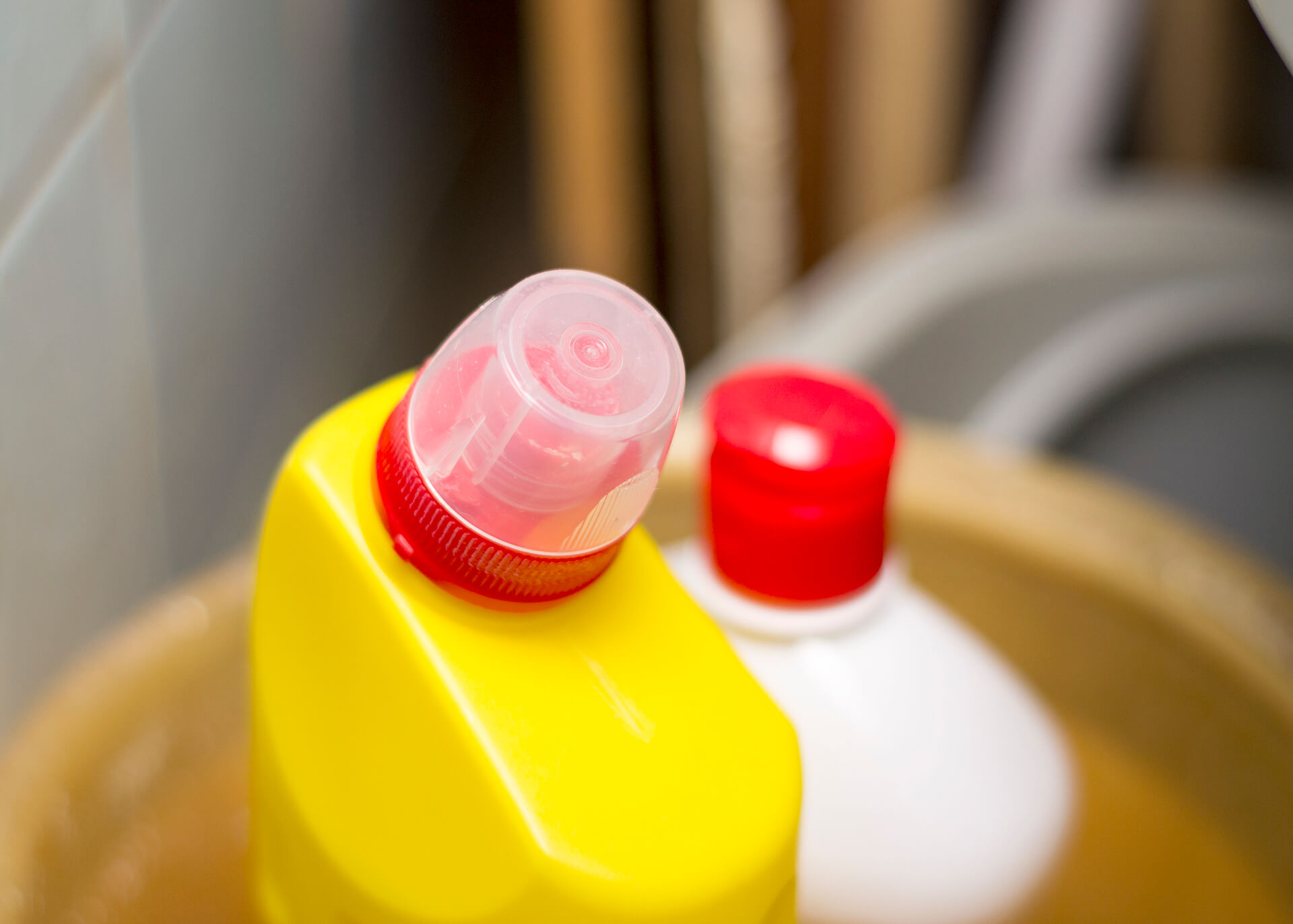 What Dissolves Coffee Grounds? Top Tips to Unclog Your Sink • Crazy