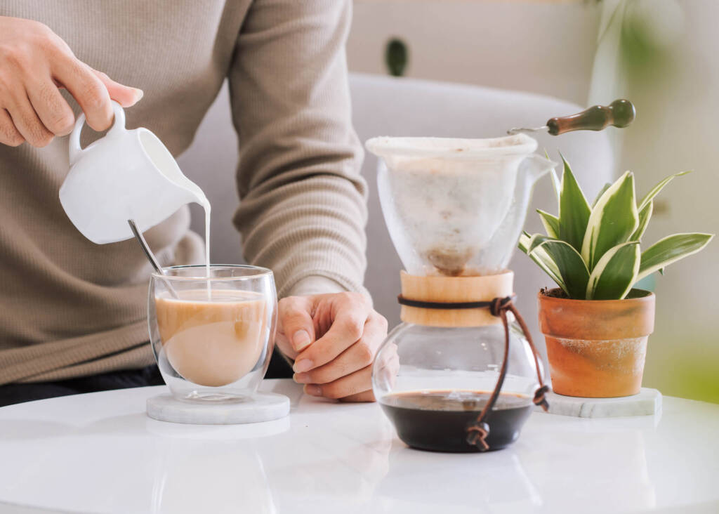 adding stevia coffee creamer to chemex coffee