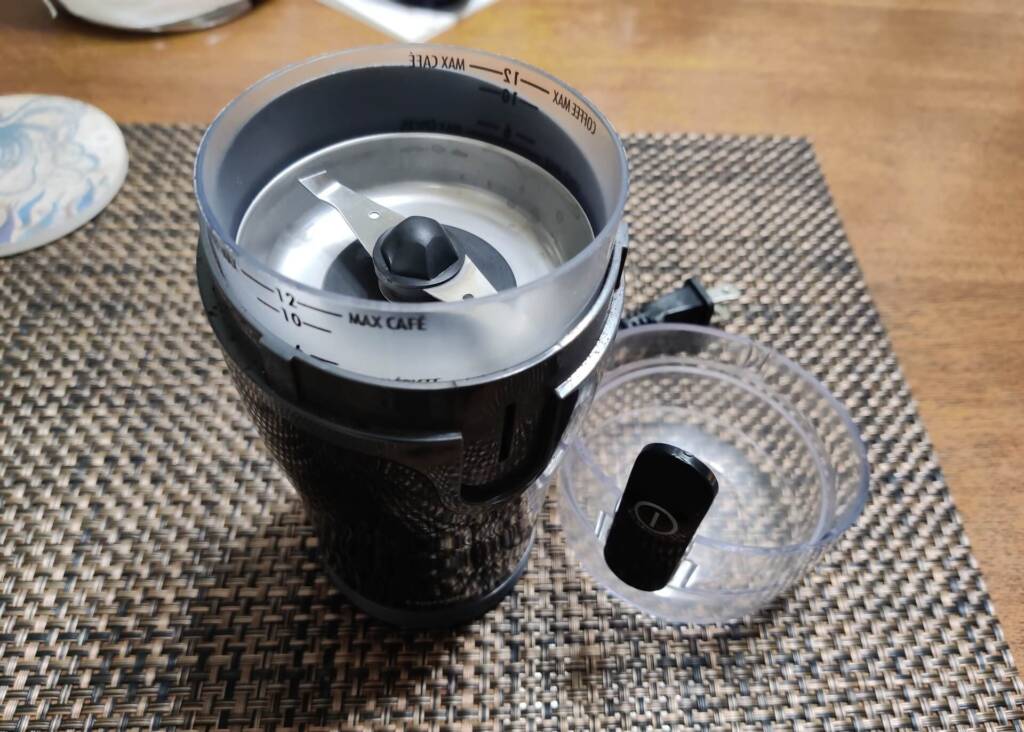 electric blade coffee grinder with open lid