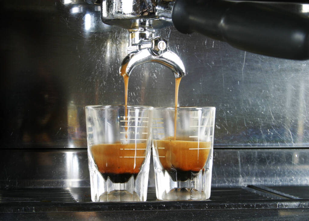 pulling two shots of espresso